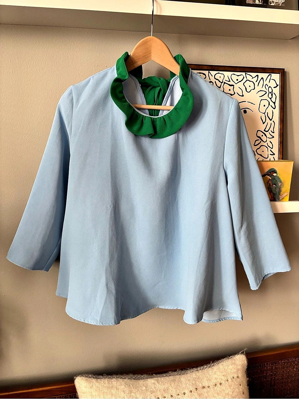 Tuckernuck Pomander Place Blue & Green Tie Neck Blouse Size Large